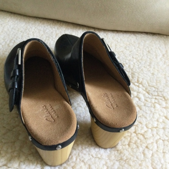 Clarks NWT clogs 🎈 Black super Comfortable Leather ( US size 6.5 ) - Picture 3 of 7